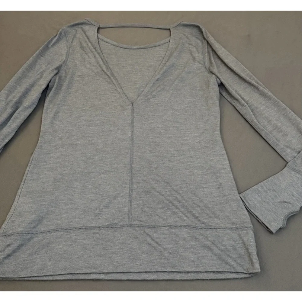 Gap Fit Long Sleeve Shirt Womens Size Small Blue Open Back Activewear Fitted Top